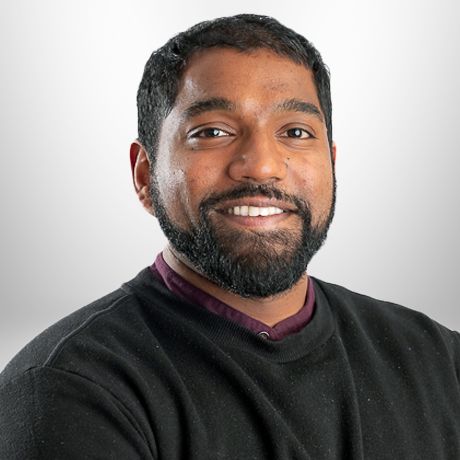 Vivek Thomas headshot