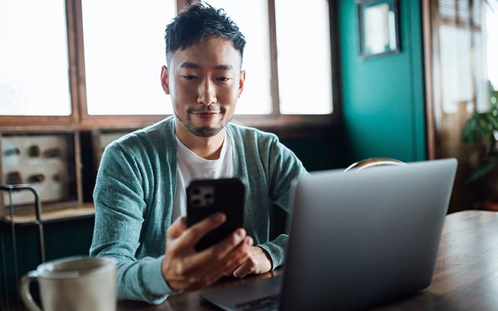 Man using smartphone